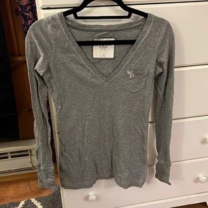 long sleeve gray abercromie and fitch shirt